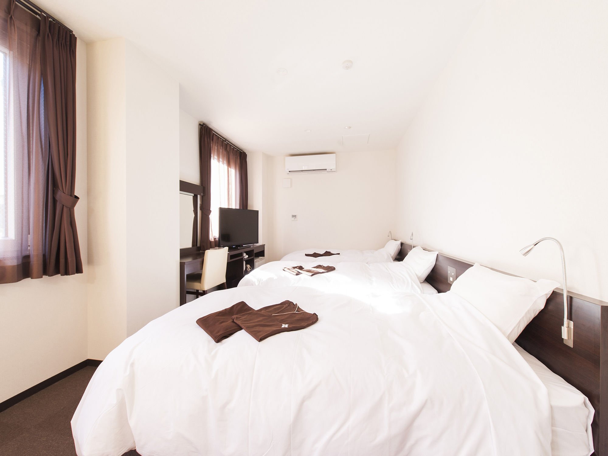 Hana Hotel Fukaya & Spa Bagian luar foto