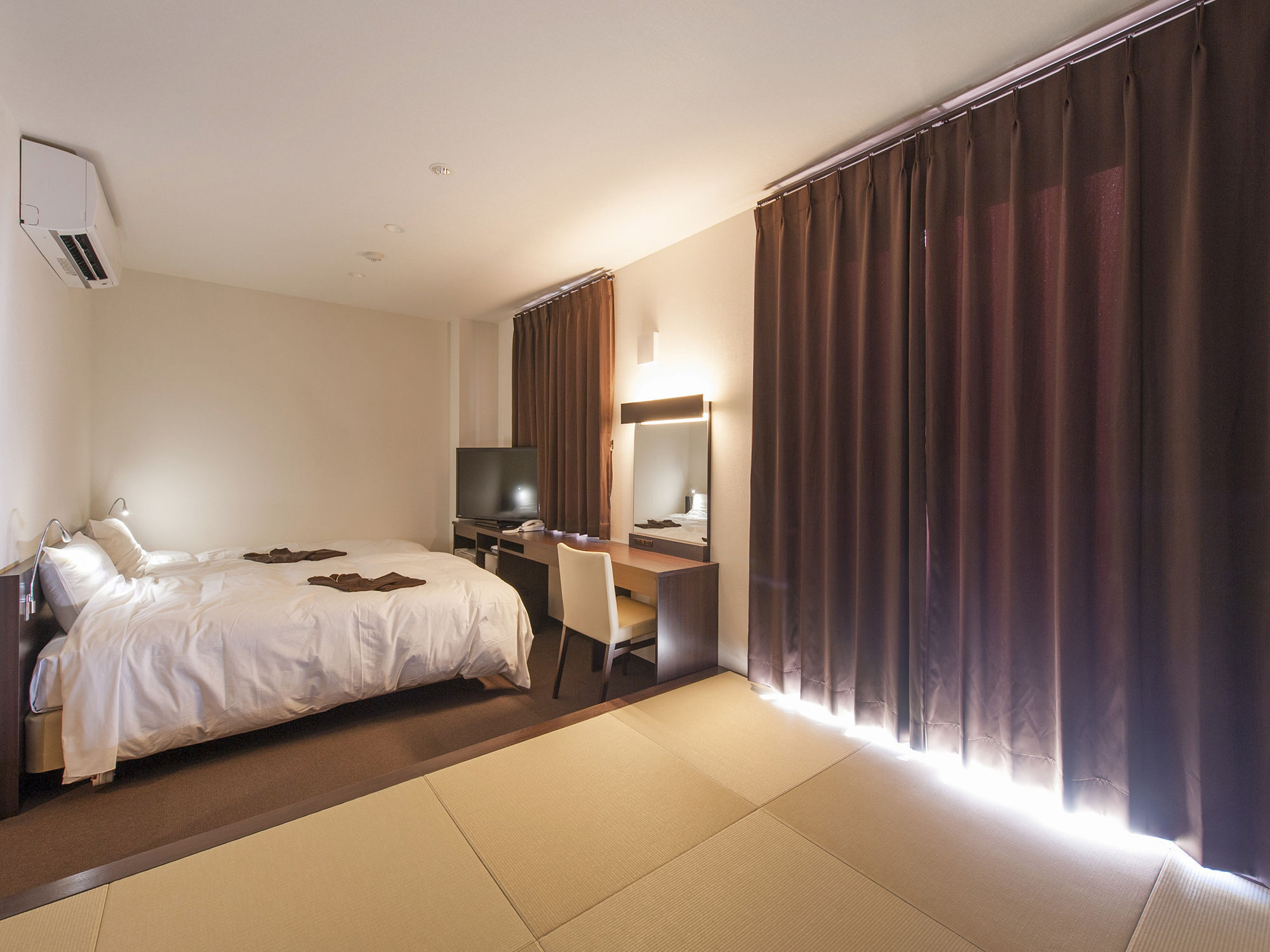 Hana Hotel Fukaya & Spa Bagian luar foto